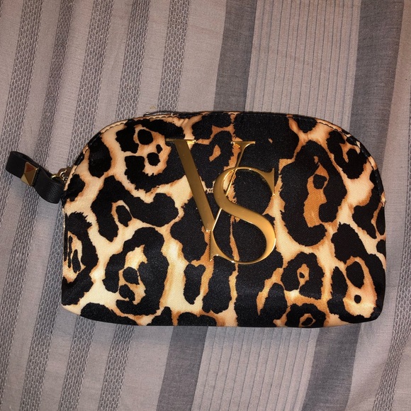 Victoria's Secret Handbags - 2/$20 Victoria’s Secret Small Makeup Bag Cheetah